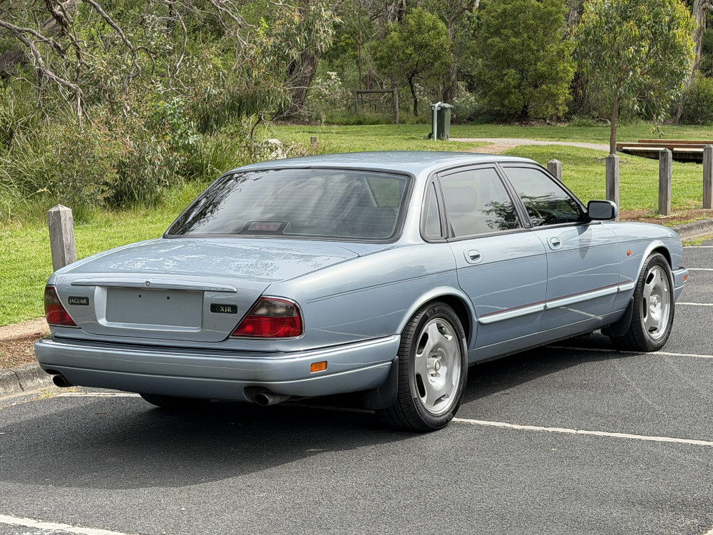 1996 JAGUAR XJR SEDAN